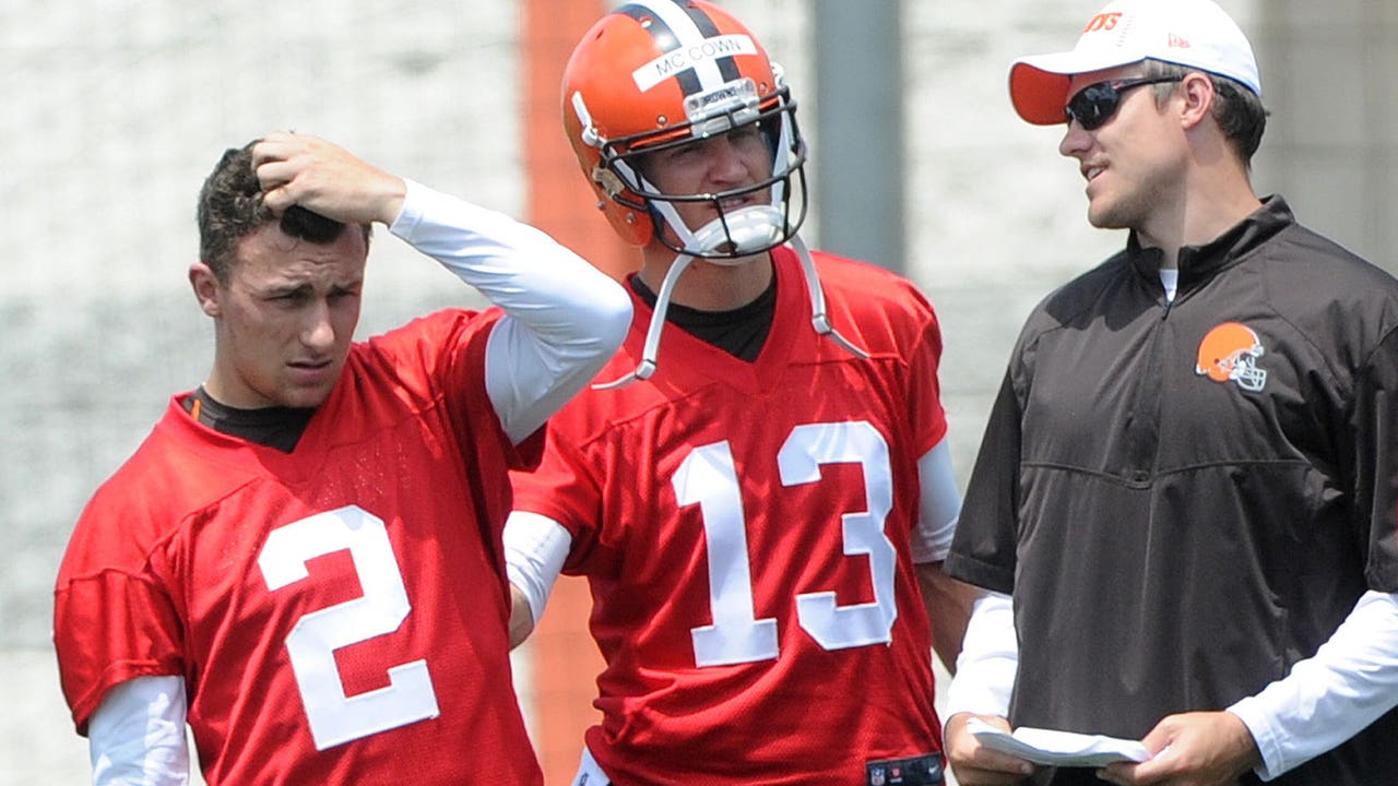Browns quarterback McCown showing Johnny Manziel the way